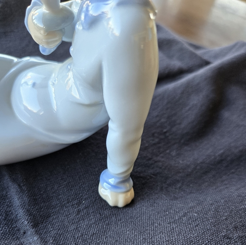Vintage Lladró Porcelain Baby Figurine w Pacifier Daisa 1980 Spain - Picture 6 of 7